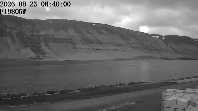 Traffic Cam Bolungarvik › North-East: Suðureyri