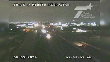 Traffic Cam Austin › North: I-35 @ Middle Fiskville
