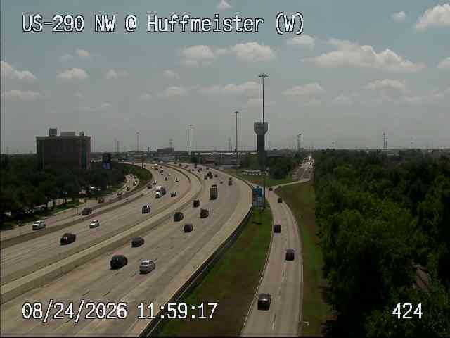 Traffic Cam Stone Gate › West: US-290 Northwest @ Huffmeister (W)