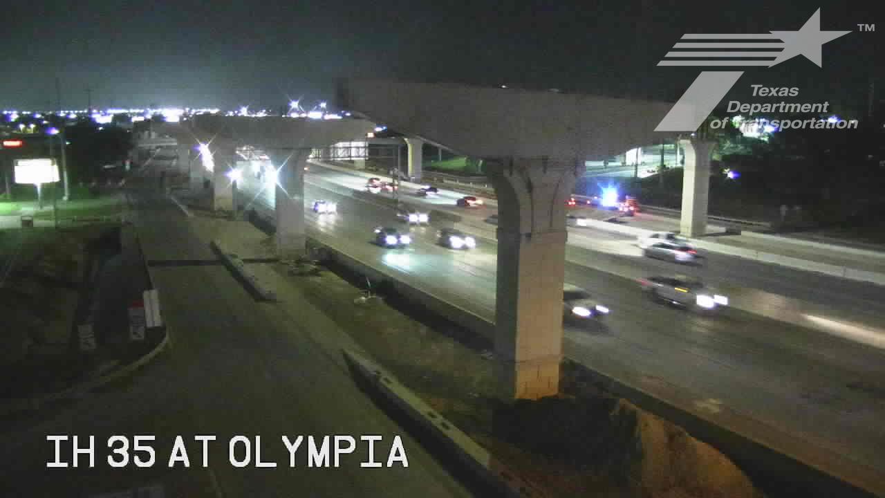 Traffic Cam Selma › South: IH 35 at Olympia