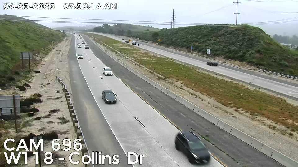 Traffic Cam Moorpark › West: Camera 696 :: W118 - COLLINS DR: PM 21.4