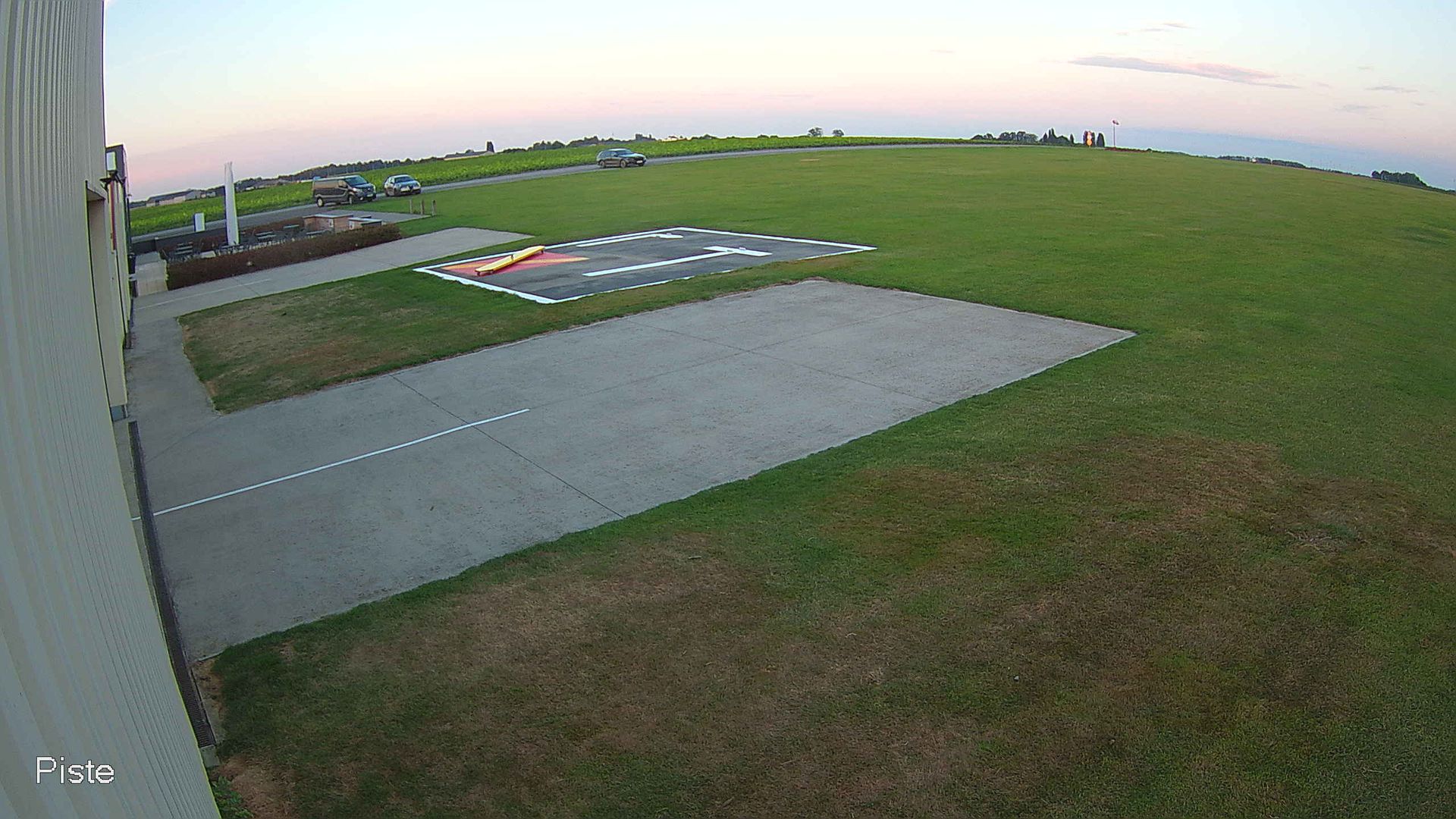 Traffic Cam Genappe › South-West: EBBY: EBBY AÉRODROME