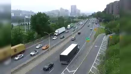 Traffic Cam New York › North: I-87 at West 179th Street