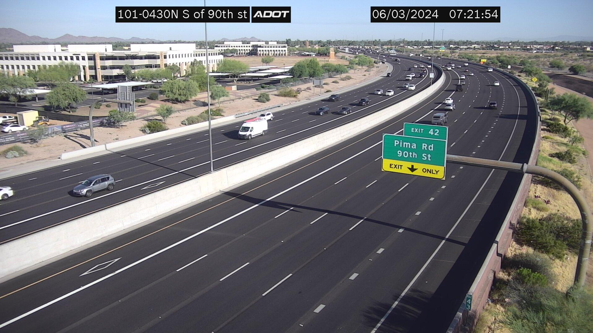 Traffic Cam Paradise Valley › North: L-101 NB 42.92 @S of 90th St