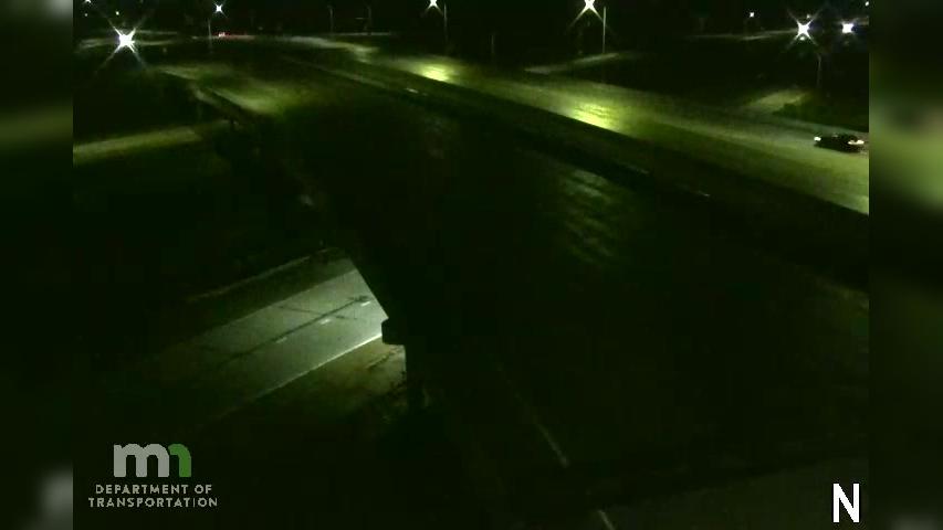 Traffic Cam Eagan: I-35E NB @ T.H.77