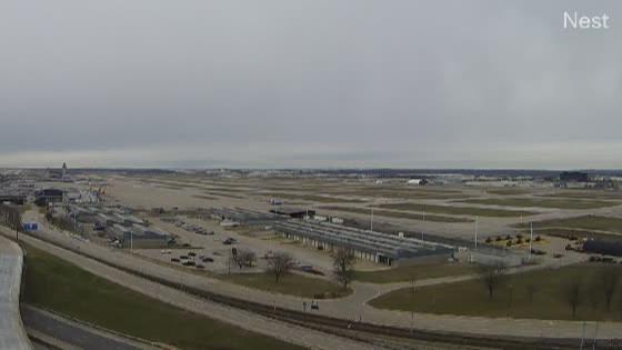 Traffic Cam Berkeley › North-West: St. Louis Lambert International Airport