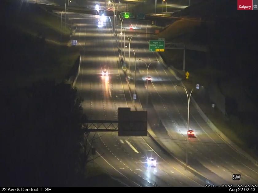 Traffic Cam Southview: 22 Avenue - Deerfoot Trail SE