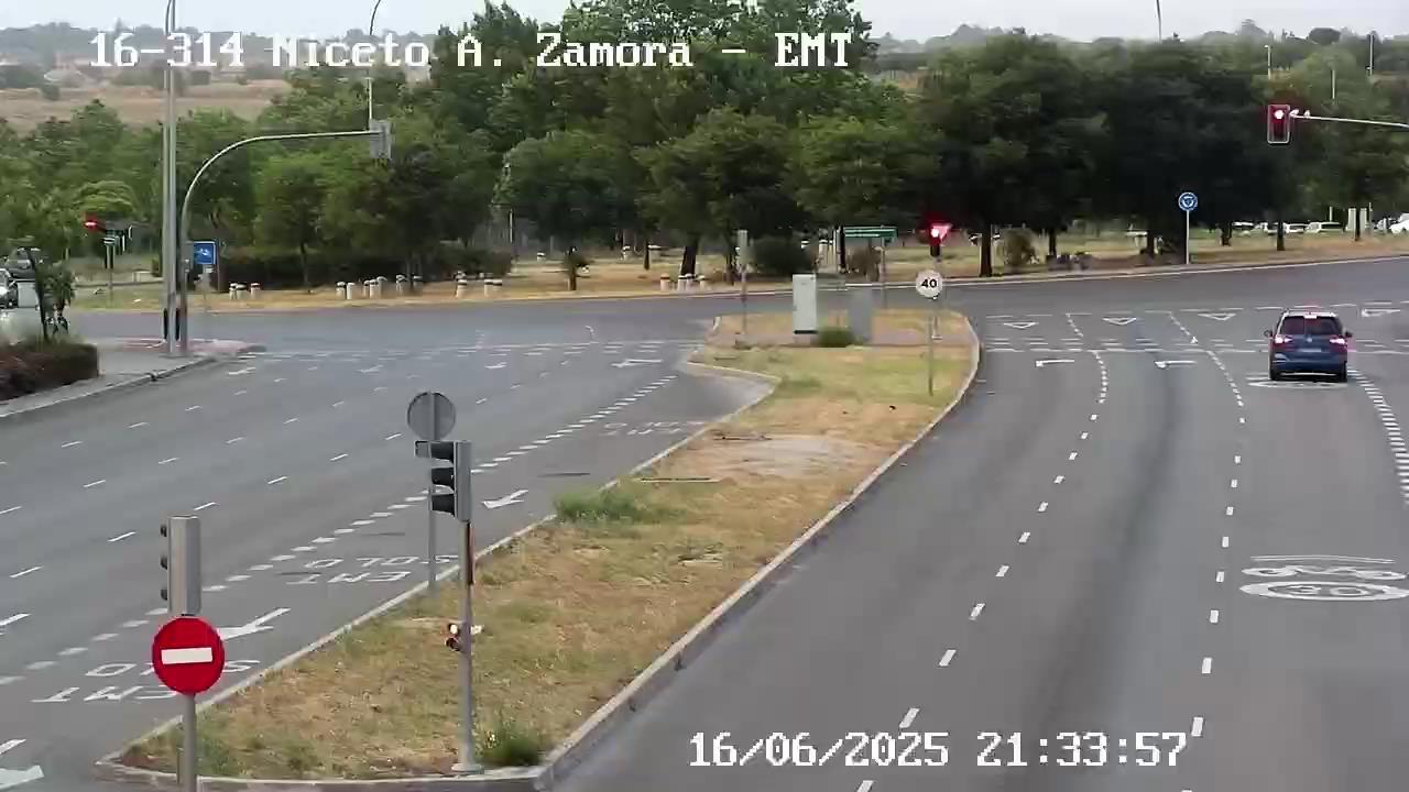 Valdefuentes Traffic Watch: Alcala Zamora-EMT Webcam