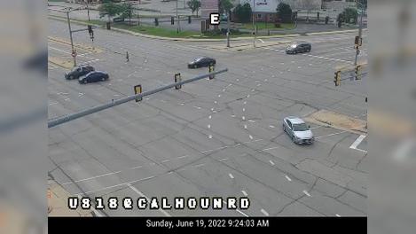 Traffic Cam Brookfield: US  @ Calhoun Rd