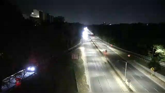 Traffic Cam The Bronx › South: Bronx River Parkway at Gun Hill Road