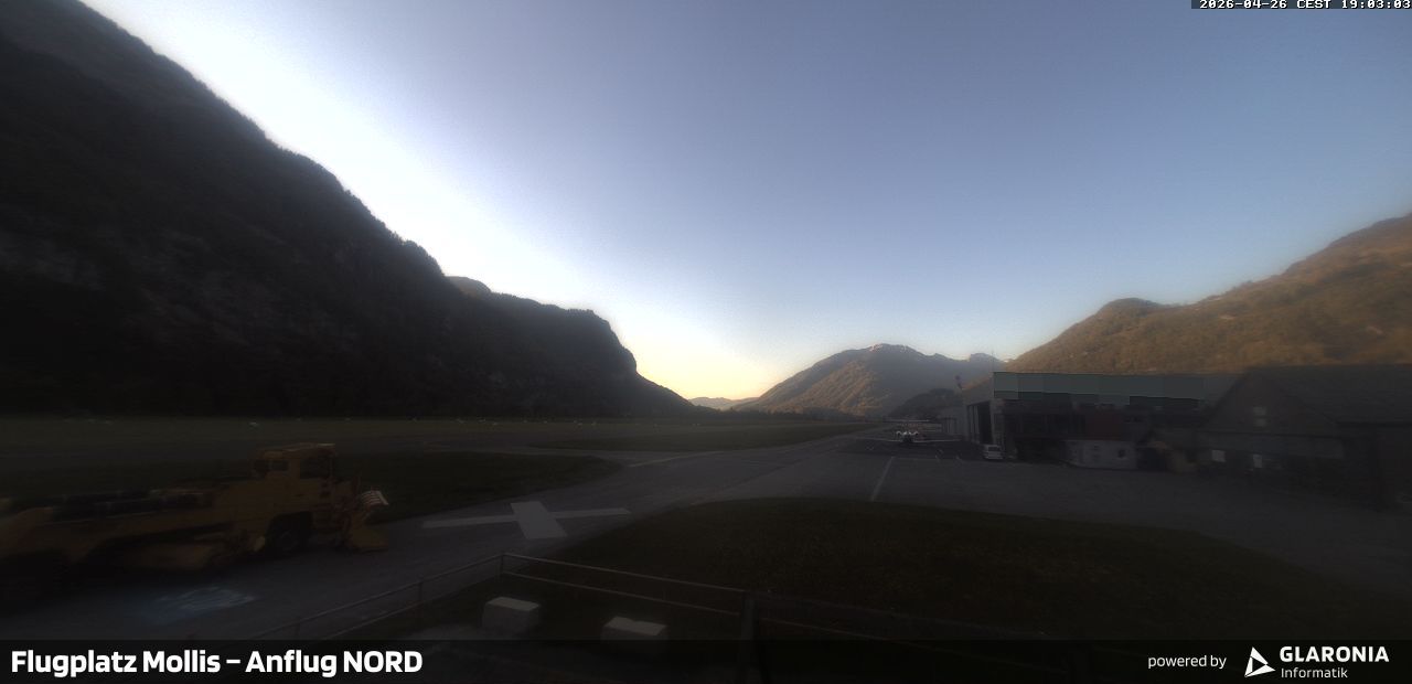 Glarus Nord › Norden: Mollis Airport