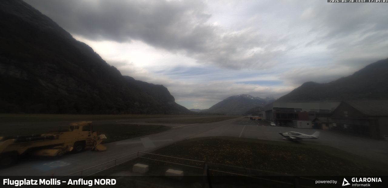 Glarus Nord › Norden: Mollis Airport