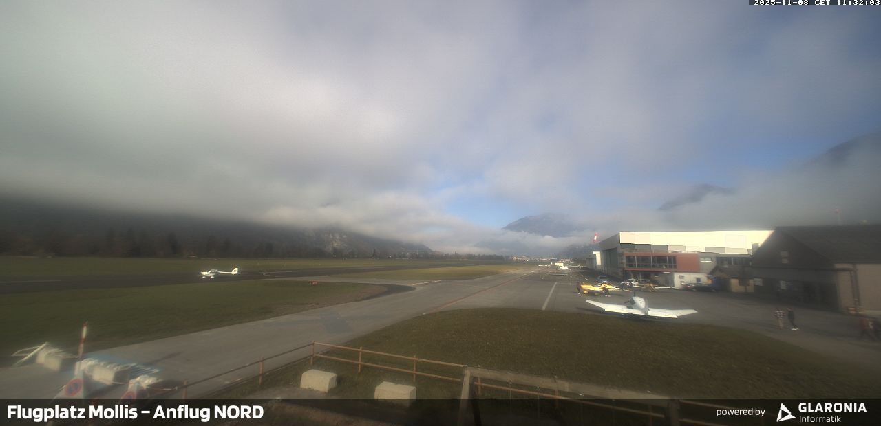 Glarus Nord › Norden: Mollis Airport