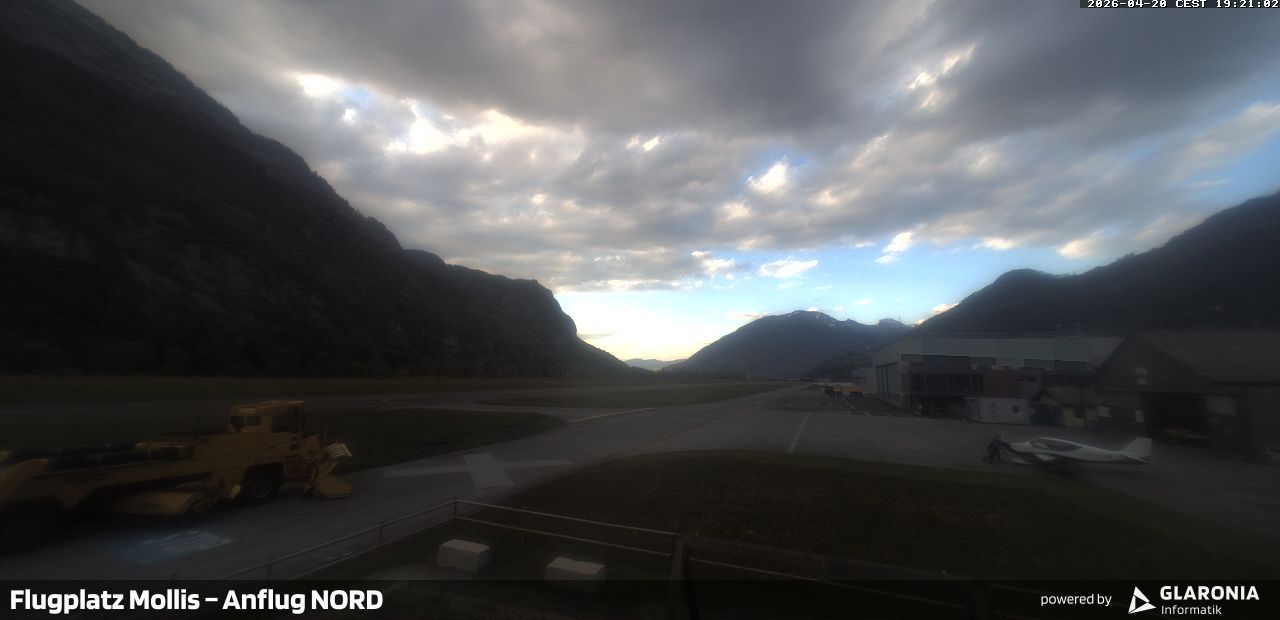 Glarus Nord › Norden: Mollis Airport