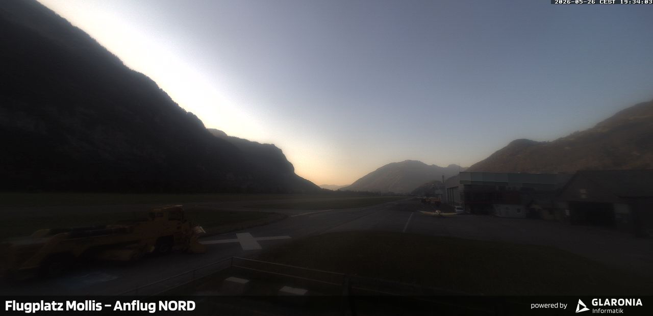 Glarus Nord › Norden: Mollis Airport