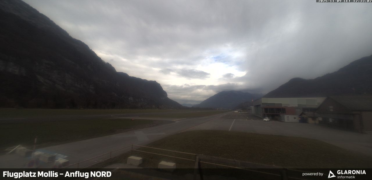 Glarus Nord › Norden: Mollis Airport