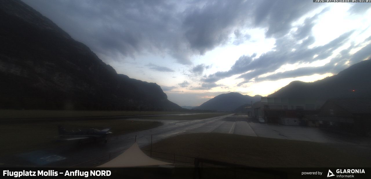 Glarus Nord › Norden: Mollis Airport