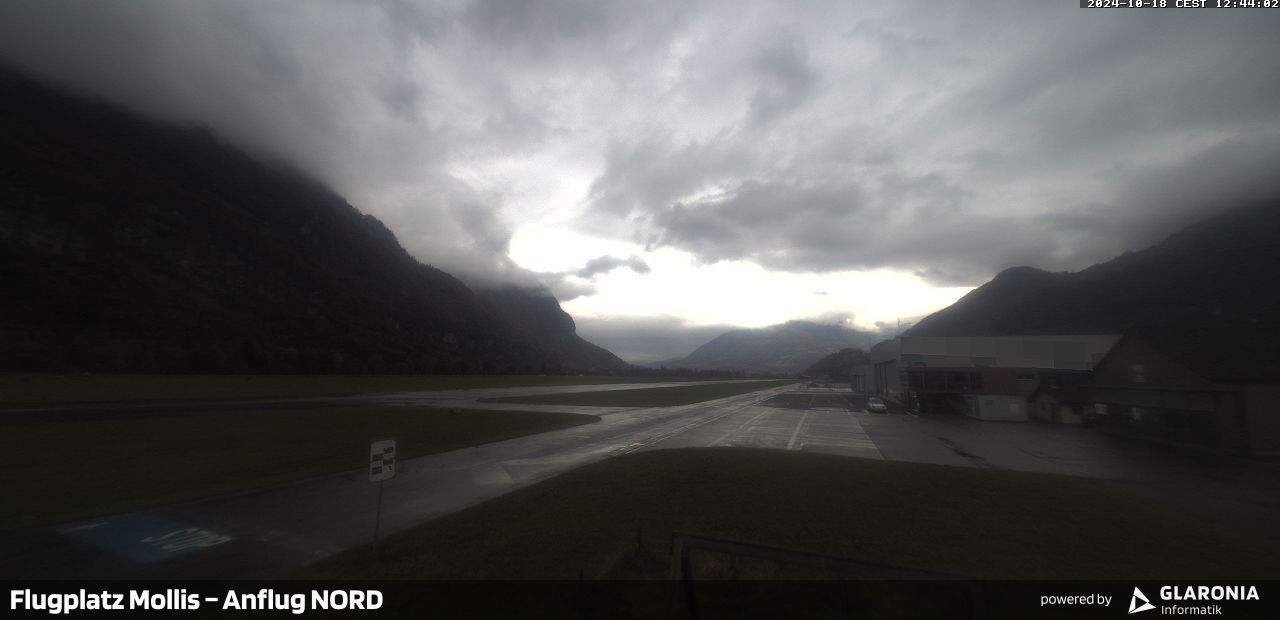 Glarus Nord › Norden: Mollis Airport