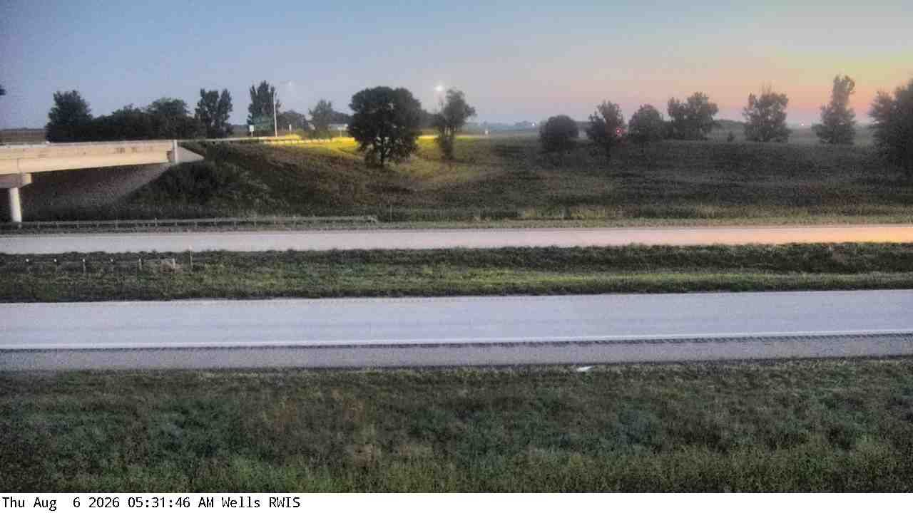 Traffic Cam Walters: I-90: I-90 (Wells - MP 48.2): I-90 (Wells - MP 48.2) View