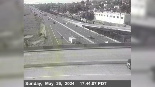 Traffic Cam Richmond › East: TV517 -- I-580 : AT CENTRAL AVE