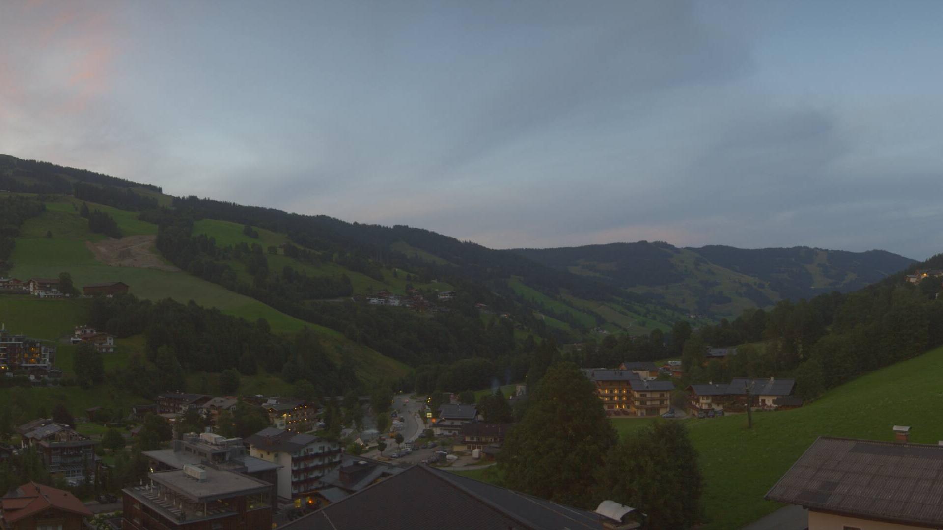 See Hinterglemm: Saalbach-Hinterglemm Live Webcam & Weather Report in  Hinterglemm, Salzburg, AT | SeeCam
