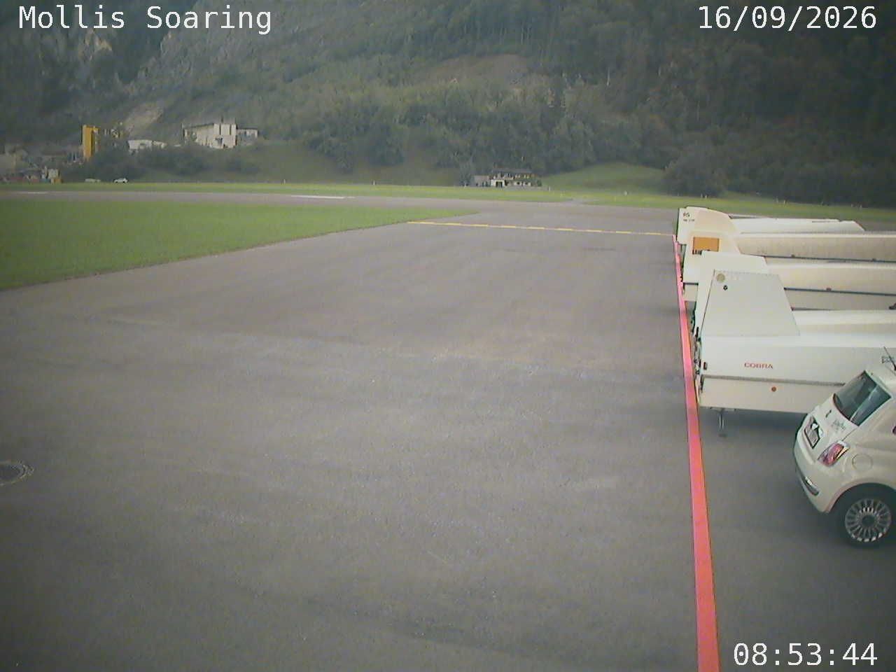 Mollis › Osten: Glider Club Glarnerland - Flugplatz Mollis