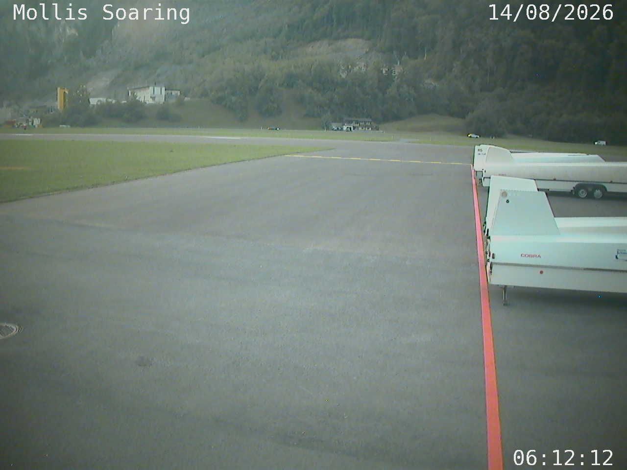 Mollis › Osten: Glider Club Glarnerland - Flugplatz Mollis