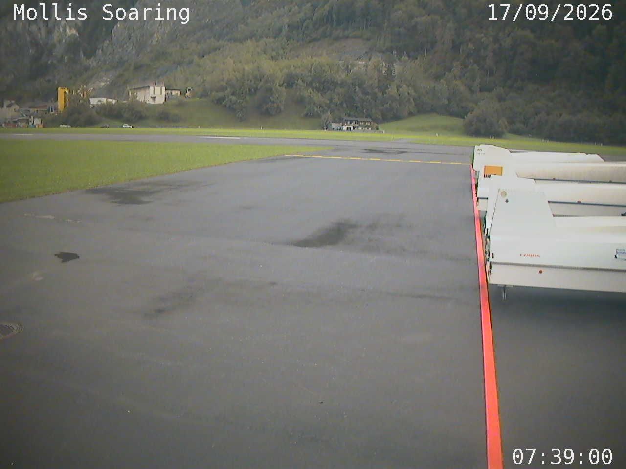 Mollis › Osten: Glider Club Glarnerland - Flugplatz Mollis