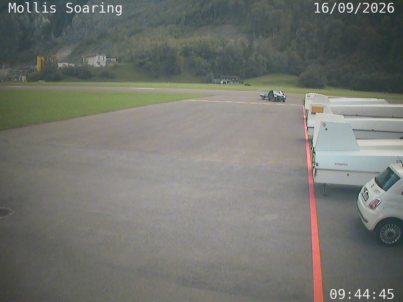 Mollis › Osten: Glider Club Glarnerland - Flugplatz Mollis
