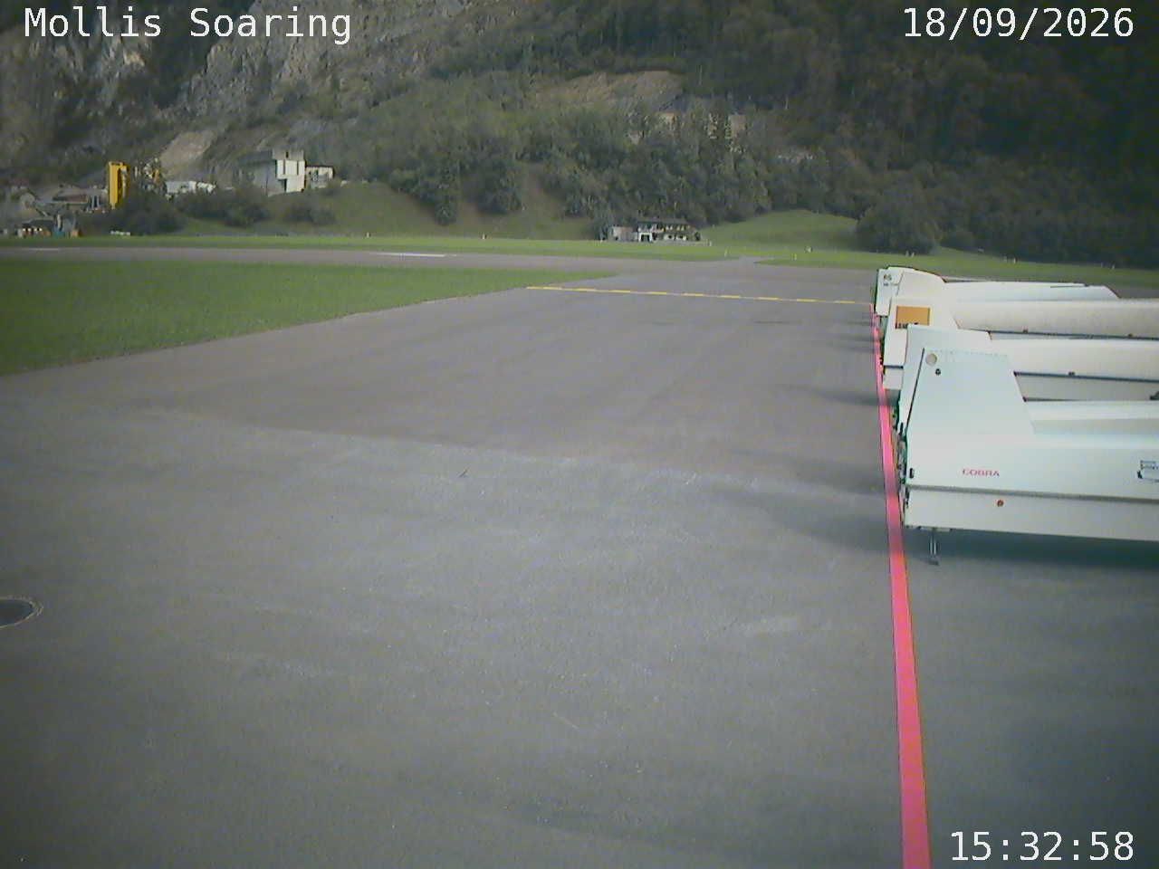 Mollis › Osten: Glider Club Glarnerland - Flugplatz Mollis