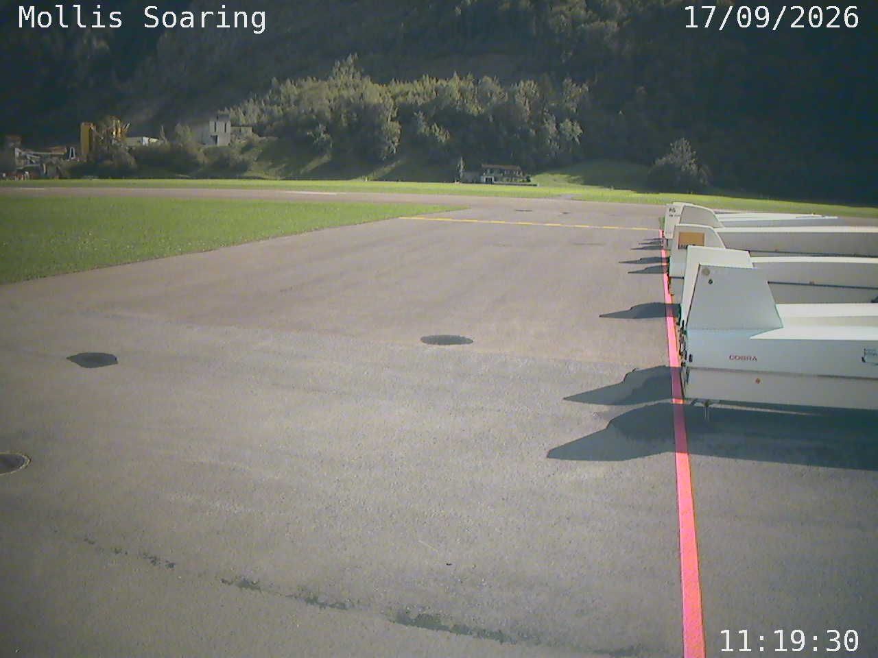Mollis › Osten: Glider Club Glarnerland - Flugplatz Mollis
