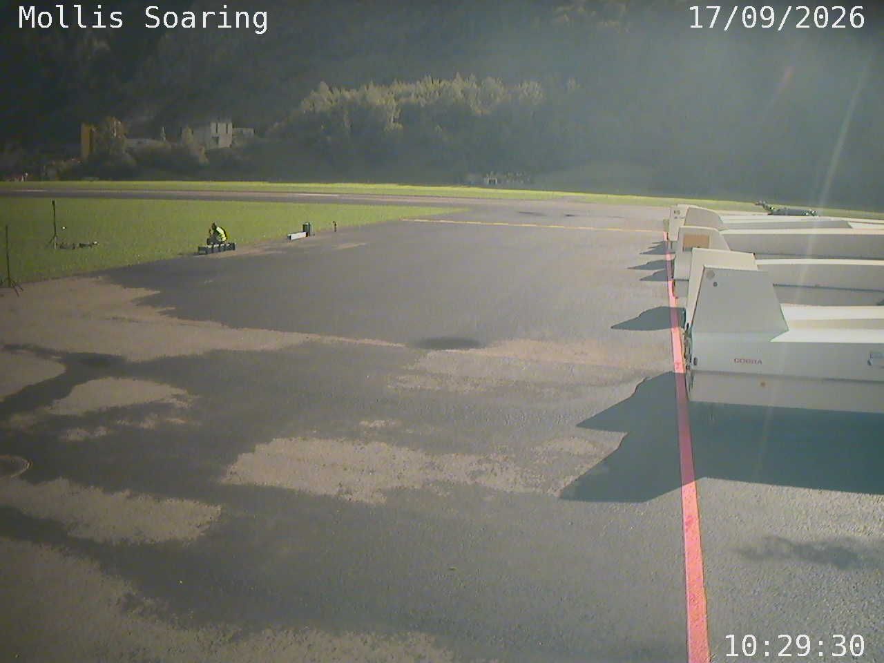 Mollis › Osten: Glider Club Glarnerland - Flugplatz Mollis