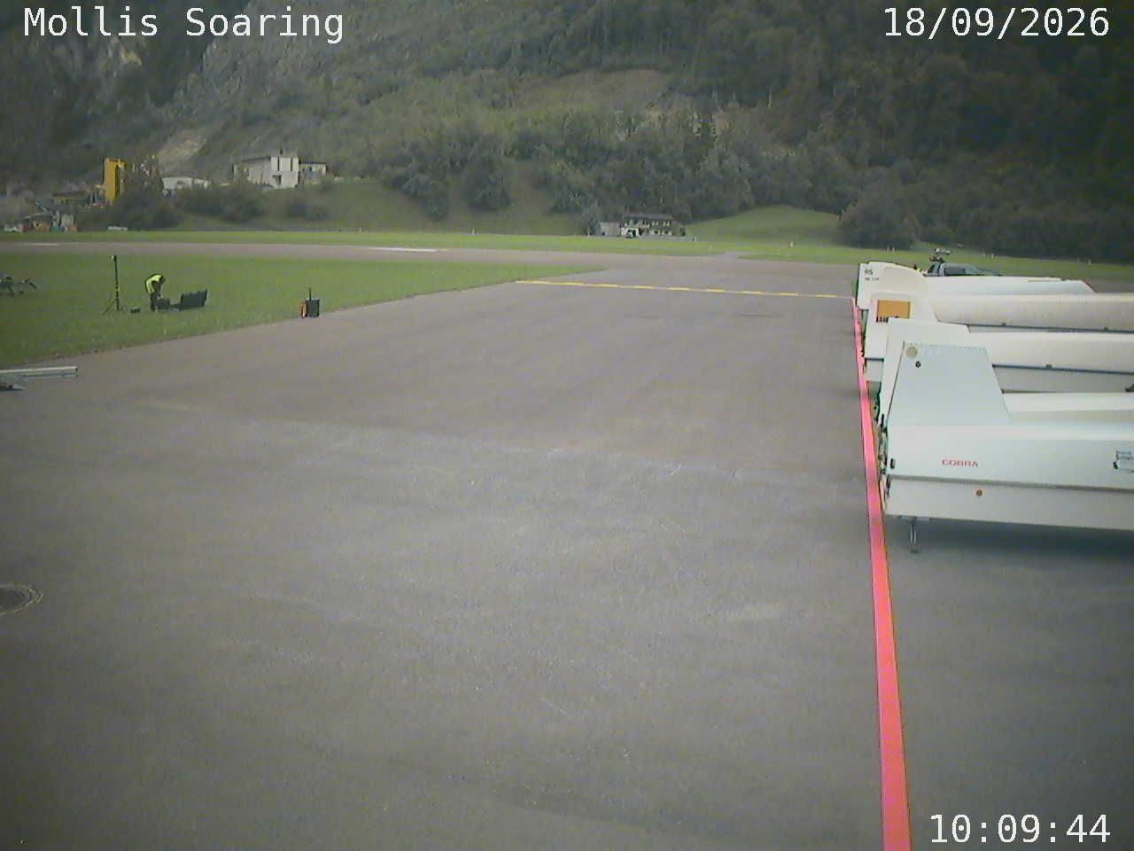 Mollis › Osten: Glider Club Glarnerland - Flugplatz Mollis