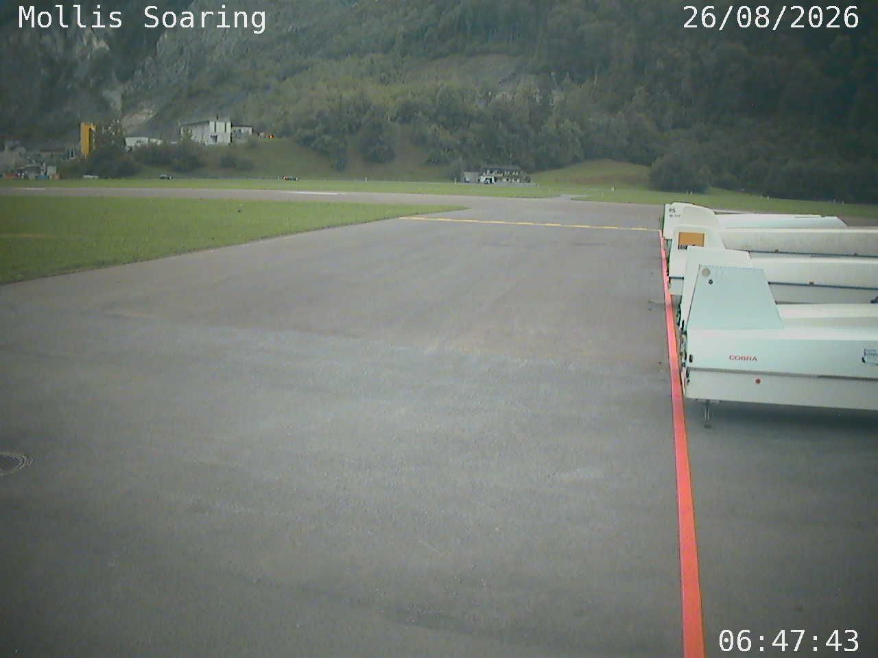 Mollis › Osten: Glider Club Glarnerland - Flugplatz Mollis