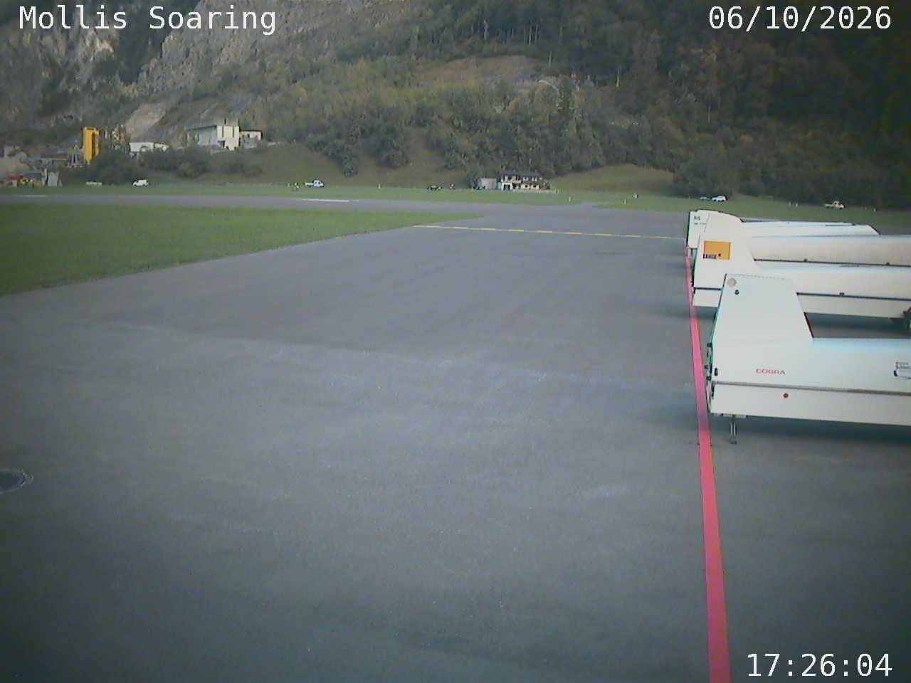 Mollis › Osten: Glider Club Glarnerland - Flugplatz Mollis