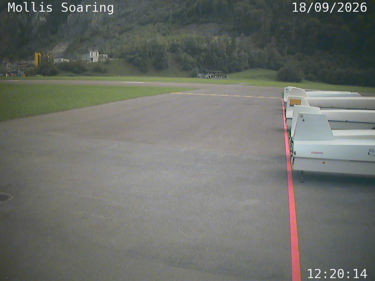 Mollis › Osten: Glider Club Glarnerland - Flugplatz Mollis