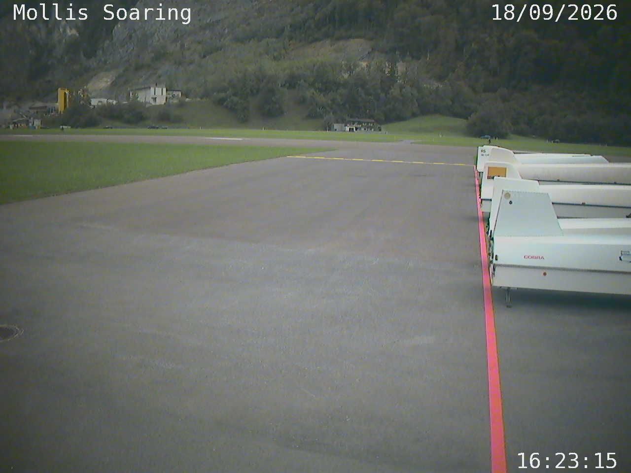 Mollis › Osten: Glider Club Glarnerland - Flugplatz Mollis