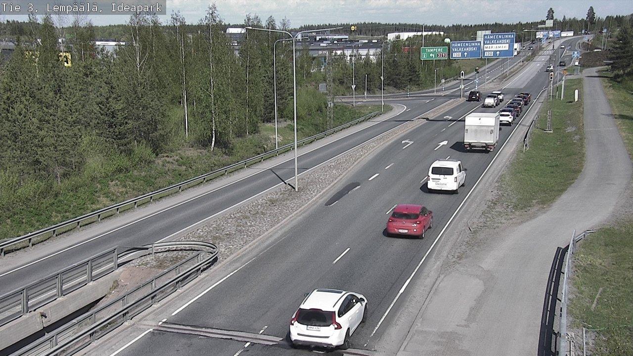 Traffic Cam Lempaala: Tie 3 Lempäälä, Ideapark - Tie 130 Hämeenlinnaan