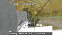 Burlingame > North: TV414 -- US-101 : N101 at Broadway - Day time