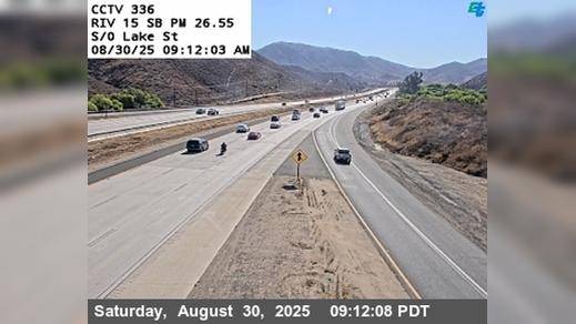 Traffic Cam Alberhill › South: I-15 : (336) South of Lake Street