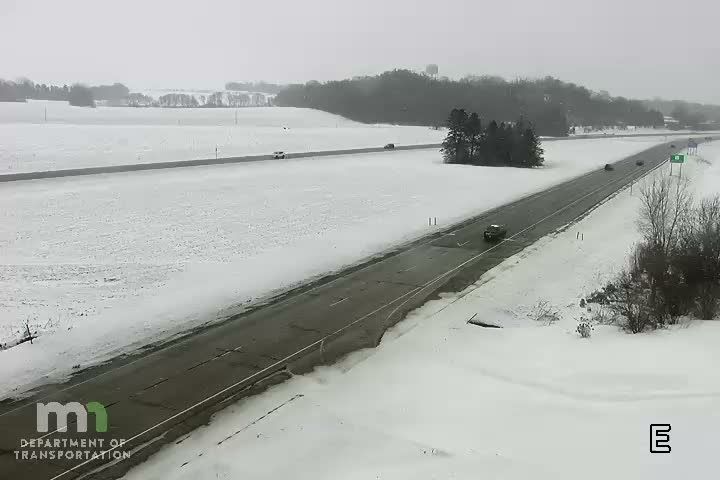 Traffic Cam Pine Island: T.H.52 SB @ Main St (MP 72.1)