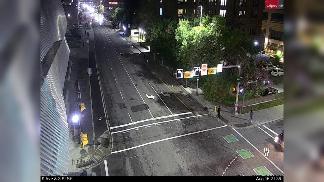 Traffic Cam Downtown East Village: 9 Avenue - 3 Street SE