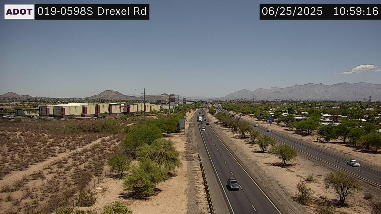 Traffic Cam Tucson › South: I-19 SB 59.80 @Drexel Rd