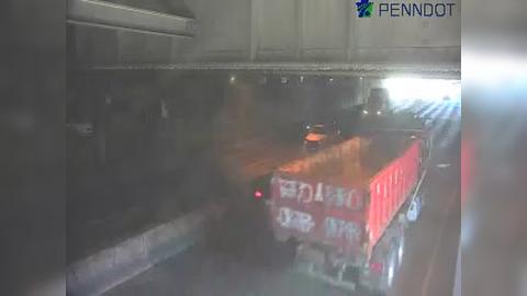 Traffic Cam Schuylkill Yards: I-76 @ EXIT 344 WB (EAST I-676 CENTRAL PHILADELPHIA)