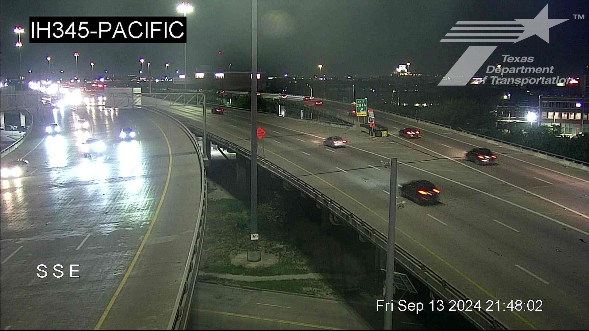 Traffic Cam Downtown PID › North: I-345 @ Pacific