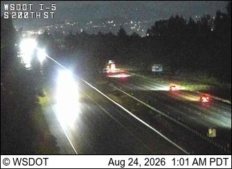 Traffic Cam Burien: I-5 at MP 151.2: S 200th St