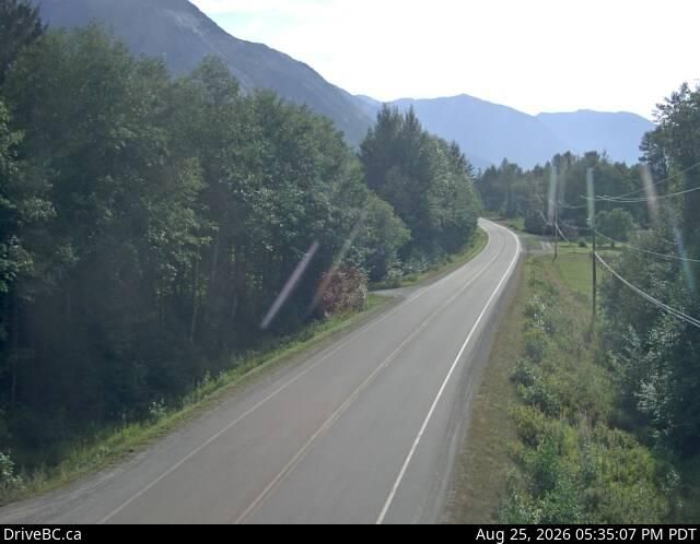 Traffic Cam Hagensborg › West: Hwy 20, between Bella Coola and - looking west