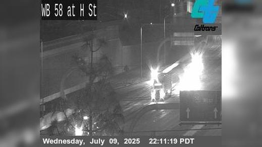 Traffic Cam Bakersfield › West: KER-58-AT H ST