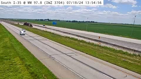 Traffic Cam Ames: 1DH - I-35 @ MM 97.3 (IWZ 3704)