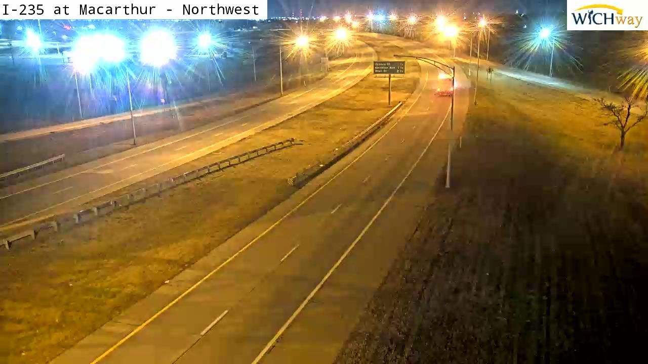 Traffic Cam Wichita: I-235 at MacArthur